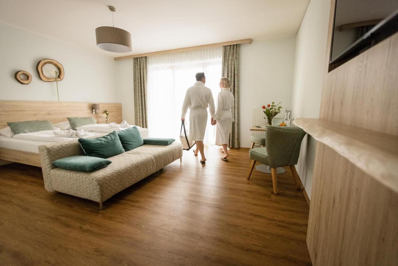 Hotel Moenichwalderhof Monichwald Екстериор снимка