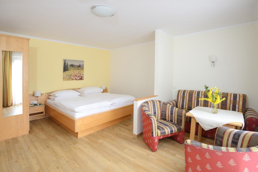 Hotel Moenichwalderhof Monichwald Стая снимка