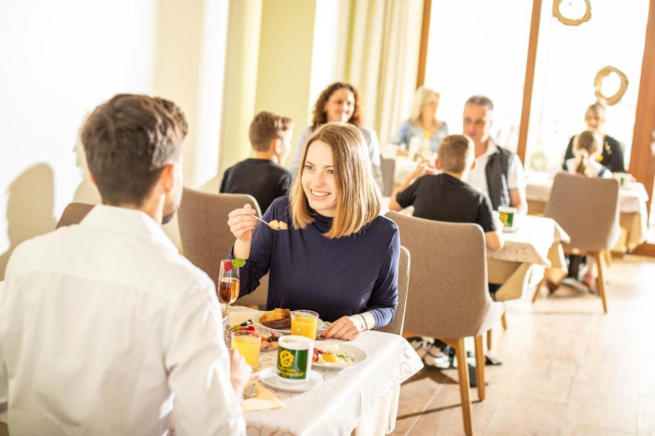 Hotel Moenichwalderhof Monichwald Екстериор снимка